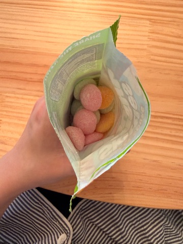 Skittles Squishy Cloudz（Skittles 軟綿雲朵糖） 相片 4